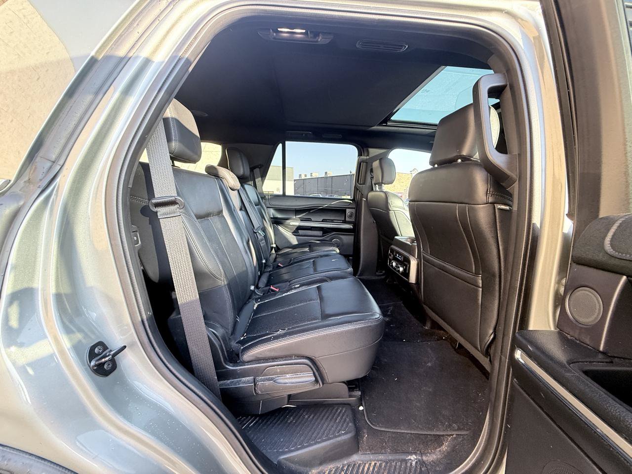 Used 2019 Ford Expedition XLT w/ Equipment Group 202A RWD image 12
