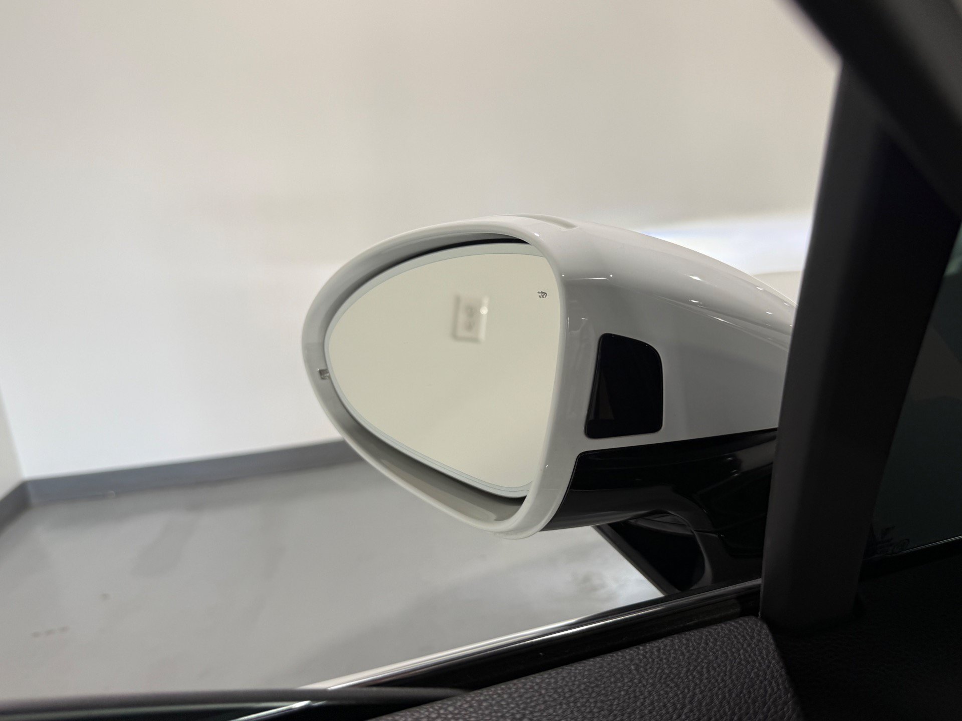 Used 2017 Porsche Panamera 4S AWD/4WD image 19