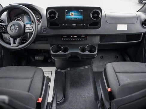 Used 2024 Mercedes-Benz Sprinter 2500 image 18