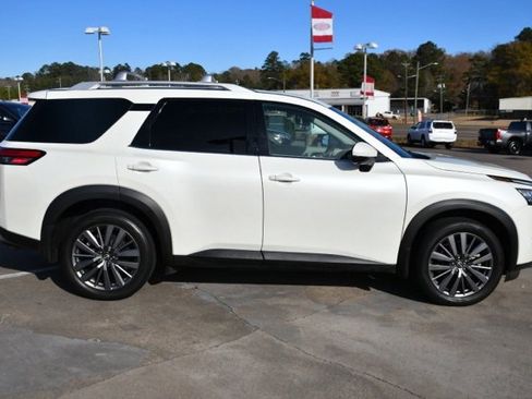Used 2024 Nissan Pathfinder SL w/ SL Premium Package image 6