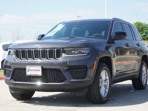 New 2026 Jeep Grand Cherokee Laredo X RWD image 3