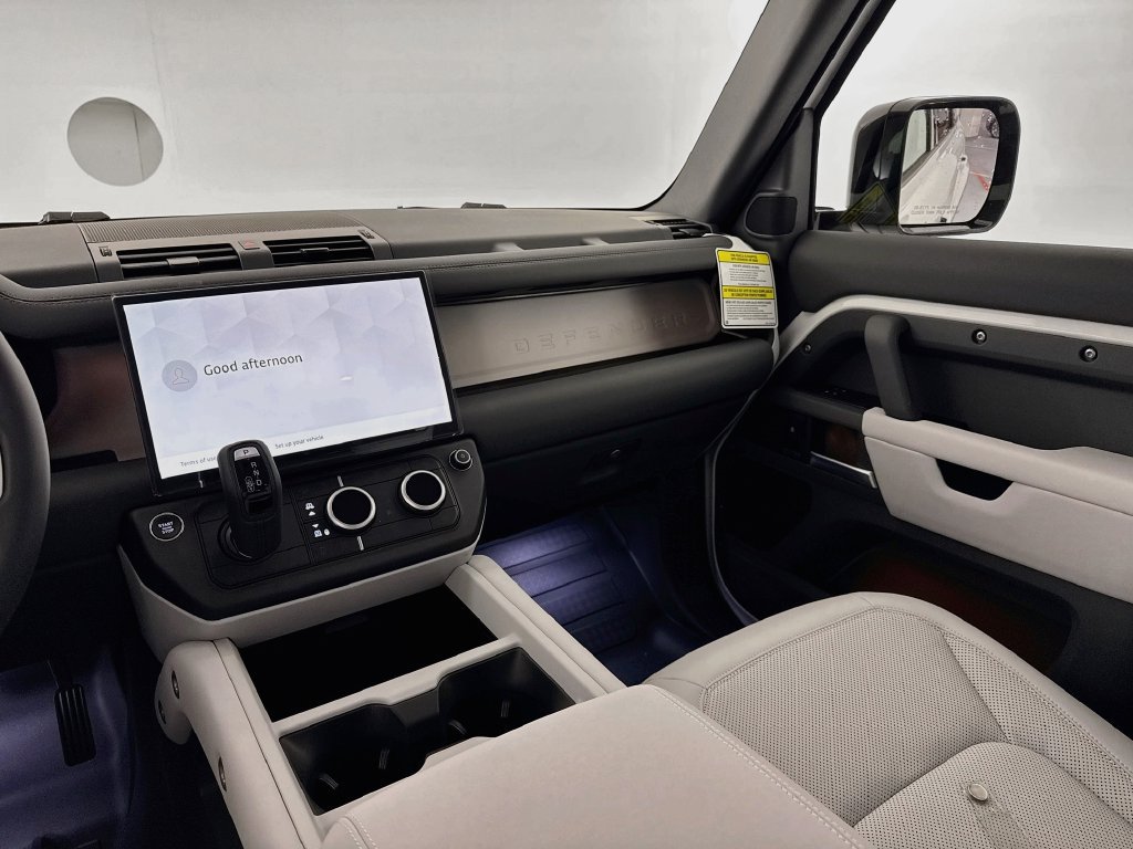New 2026 Land Rover Defender 110 X-Dynamic SE AWD/4WD image 24