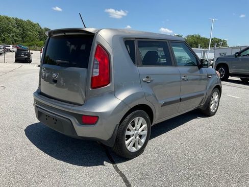 Used 2013 Kia Soul FWD image 22