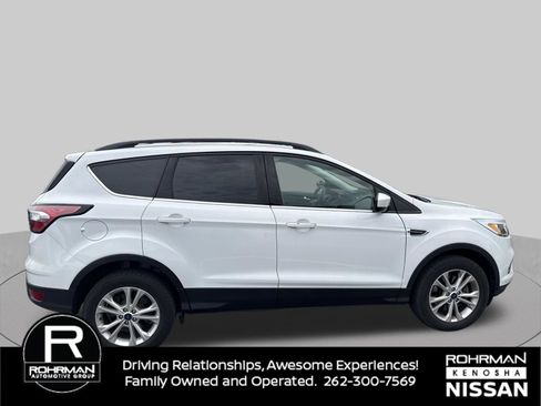 Used 2018 Ford Escape SE w/ SE Sync 3 Package AWD/4WD image 6