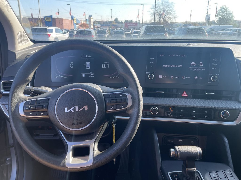 Used 2023 Kia Sportage LX AWD/4WD image 10