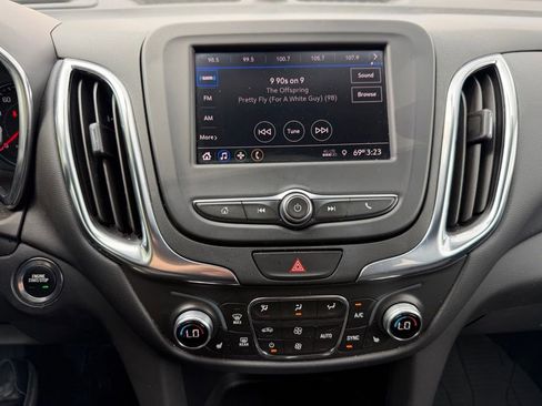 Used 2021 Chevrolet Equinox LT FWD image 14