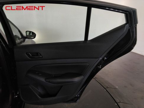 Used 2025 Nissan Altima 2.5 SV image 33