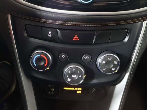 Used 2020 Chevrolet Trax LS w/ Tint and Cruise Package image 39