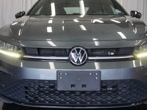 Used 2025 Volkswagen Jetta Sport FWD image 3