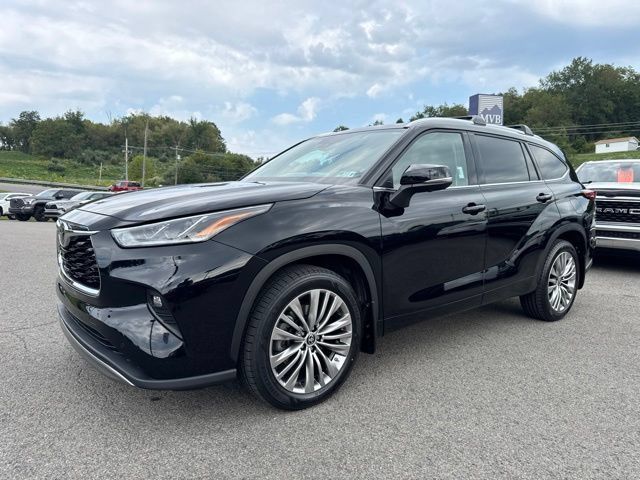 Used 2023 Toyota Highlander Platinum AWD/4WD image 1