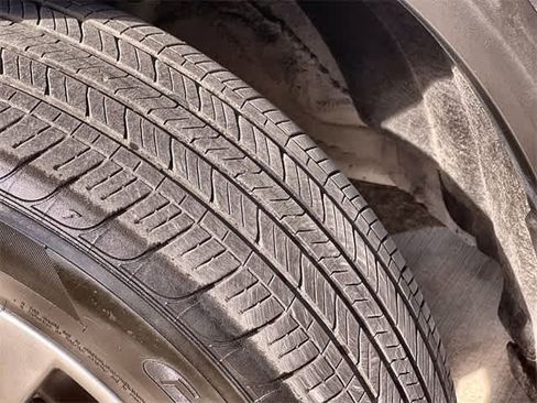 Used 2023 Toyota Highlander Platinum image 23