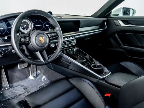 Used 2022 Porsche 911 Turbo S image 2