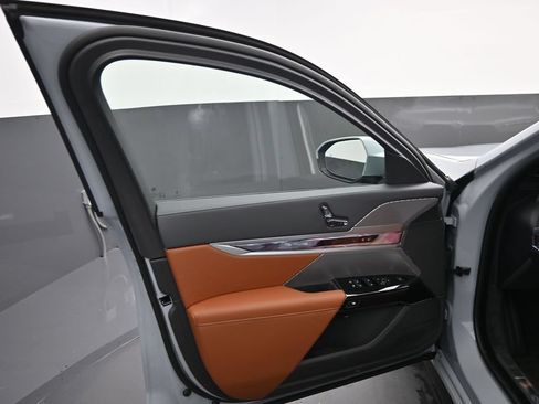 New 2026 BMW 740i w/ Executive Package RWD image 5
