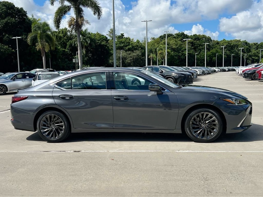 Certified 2024 Lexus ES 350 w/ Technology Package FWD image 8