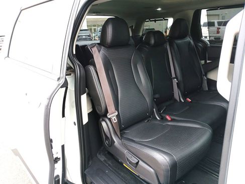 Used 2024 Kia Carnival SX Prestige image 28