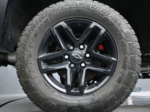 Used 2020 Chevrolet Silverado 1500 LT Trail Boss image 9