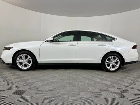 Used 2025 Honda Accord LX image 13