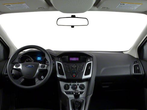 Used 2013 Ford Focus SE w/ SE Winter Pkg FWD image 10