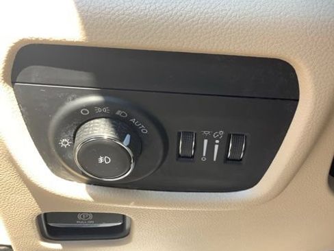 Certified 2023 Jeep Grand Cherokee Limited AWD/4WD image 27