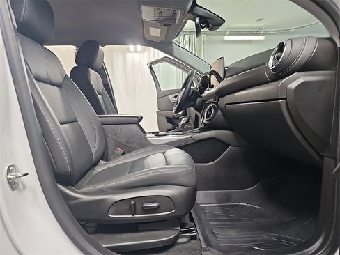 Used 2023 Chevrolet Blazer LT w/ LPO, Floor Liner Package image 13