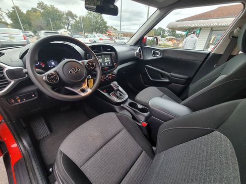 Used 2021 Kia Soul S image 11