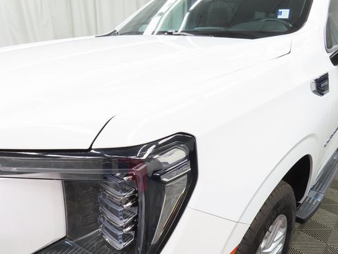 Used 2024 GMC Yukon XL SLT image 42