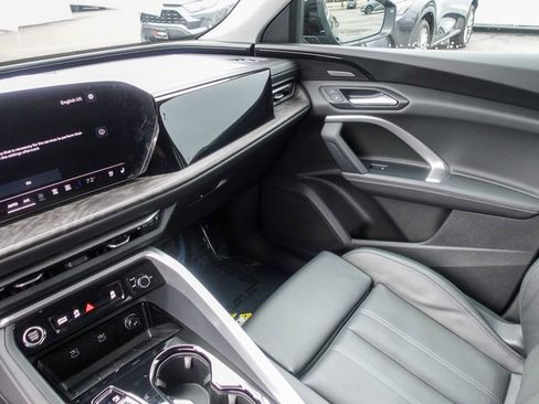 Used 2025 Audi Q5 Premium Plus w/ Premium Plus image 18