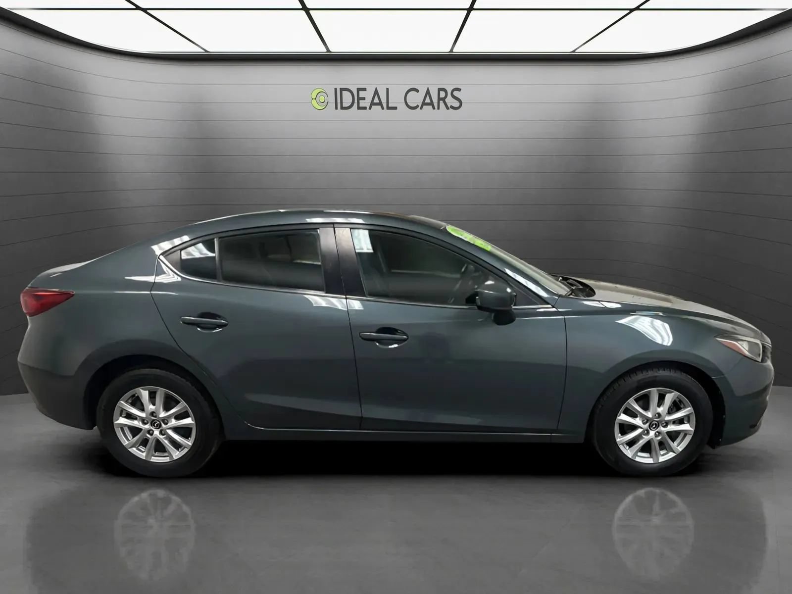 Used 2016 MAZDA MAZDA3 i Sport w/ Preferred Equipment Package FWD image 4