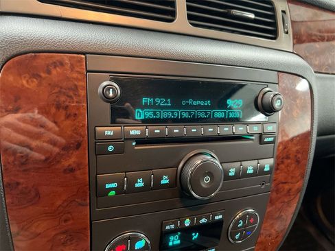 Used 2013 Chevrolet Tahoe LT image 14