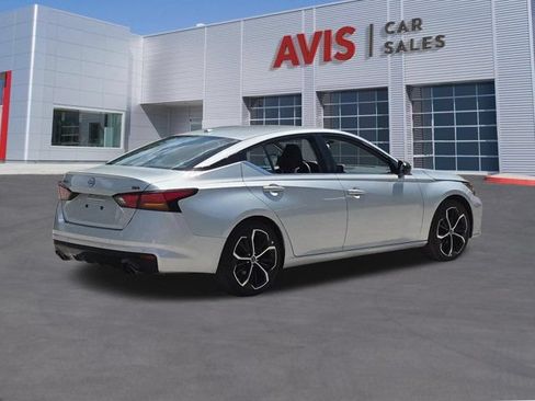 Used 2025 Nissan Altima 2.5 SR FWD image 6