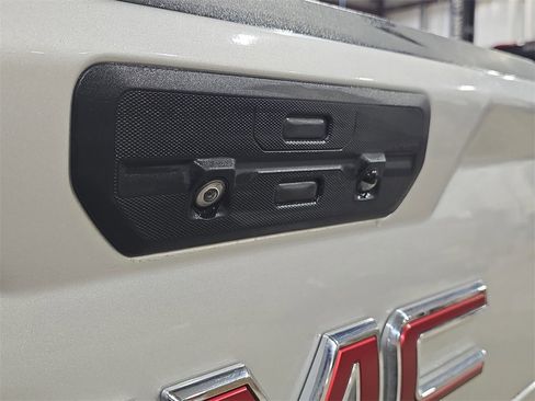 Used 2019 GMC Sierra 1500 SLT image 14