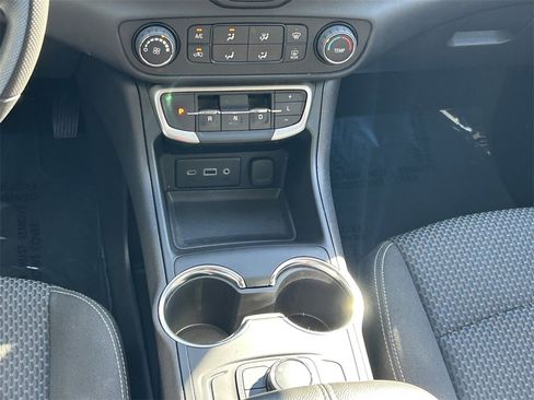 Used 2024 GMC Terrain SLE image 20