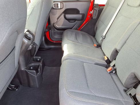 Used 2025 Jeep Wrangler Unlimited Sport AWD/4WD image 11
