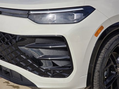 New 2026 Volkswagen Tiguan SE R-Line image 6