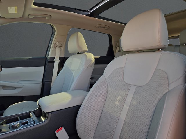 Used 2025 Kia Sorento S w/ Panoramic Sunroof Package FWD image 47