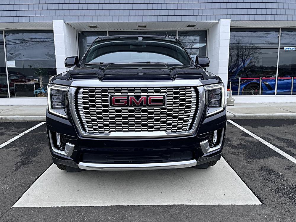 Used 2024 GMC Yukon Denali AWD/4WD image 2