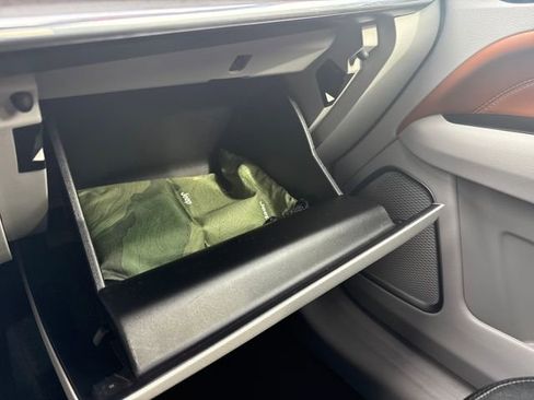 Used 2023 Jeep Compass Limited w/ Sun and Sound Group image 37