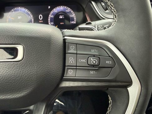 Certified 2023 Jeep Grand Cherokee Altitude image 16