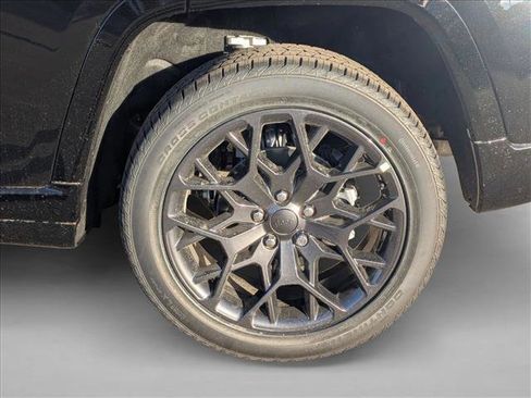 New 2025 Jeep Grand Cherokee Summit w/ Adv Protech Group IV image 10