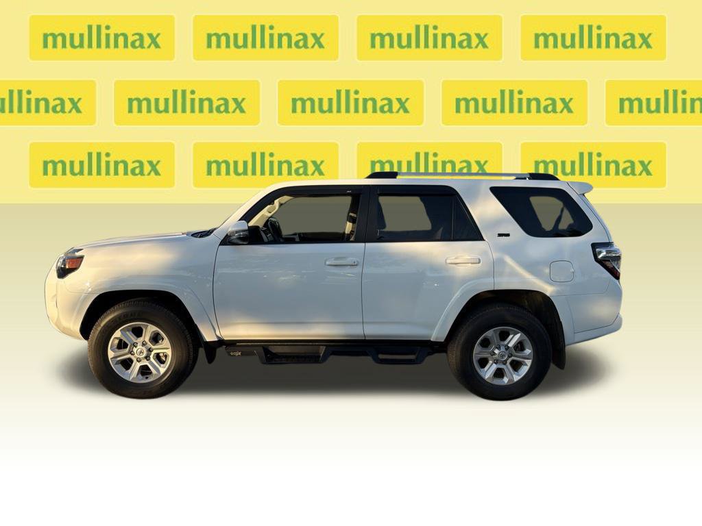Used 2024 Toyota 4Runner SR5 Premium w/ Moonroof Package AWD/4WD image 4