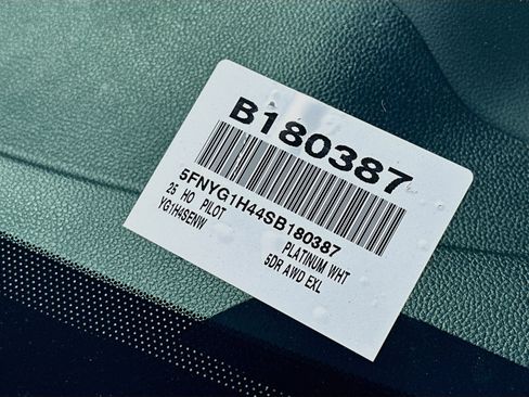 Used 2025 Honda Pilot EX-L image 27