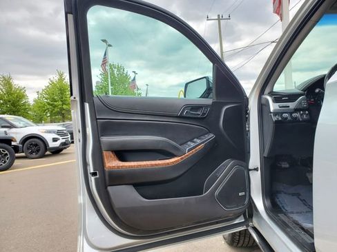 Used 2020 Chevrolet Suburban Premier w/ Max Trailering Package AWD/4WD image 8