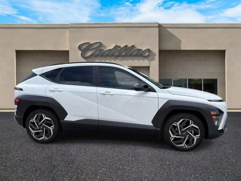 Used 2026 Hyundai Kona SEL Premium FWD image 2