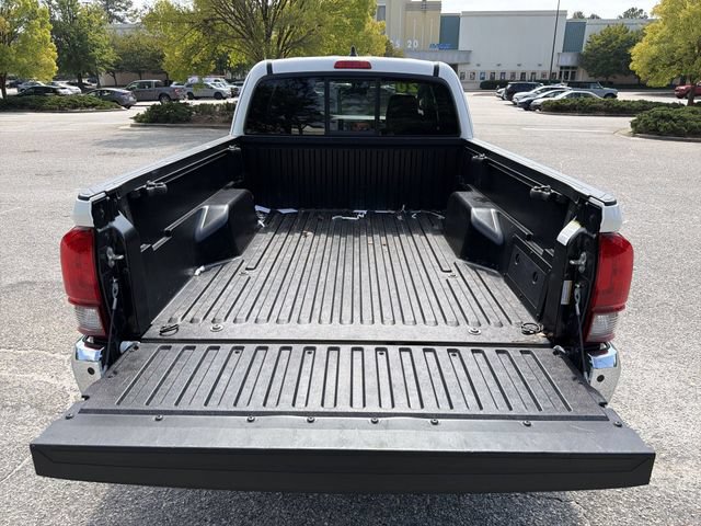 Used 2020 Toyota Tacoma SR5 RWD image 24