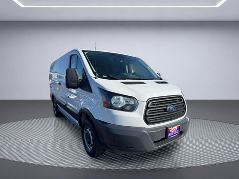 Used 2018 Ford Transit 250 130 Low Roof RWD image 14