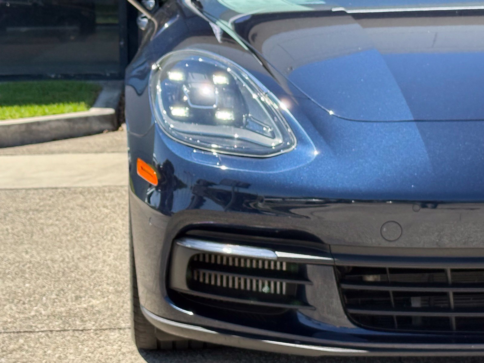 Used 2019 Porsche Panamera 4 AWD/4WD image 7