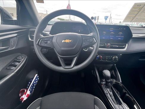 Used 2025 Chevrolet TrailBlazer LT FWD image 5