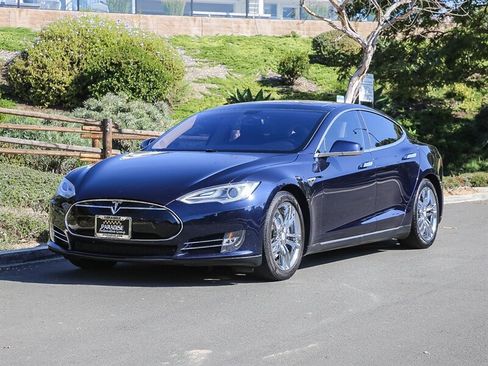 Used 2014 Tesla Model S 85 image 3