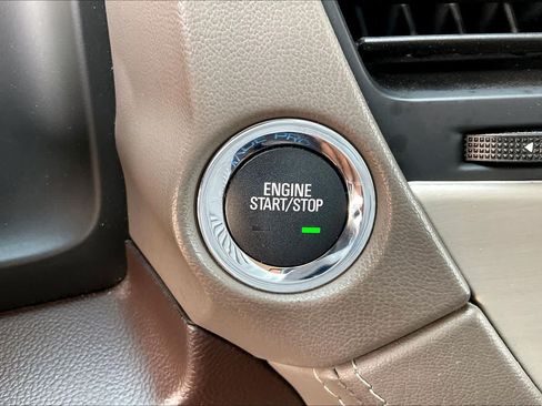 Used 2018 GMC Yukon Denali w/ Open Road Package RWD image 32