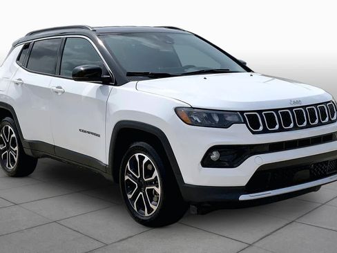 Used 2024 Jeep Compass Limited AWD/4WD image 3